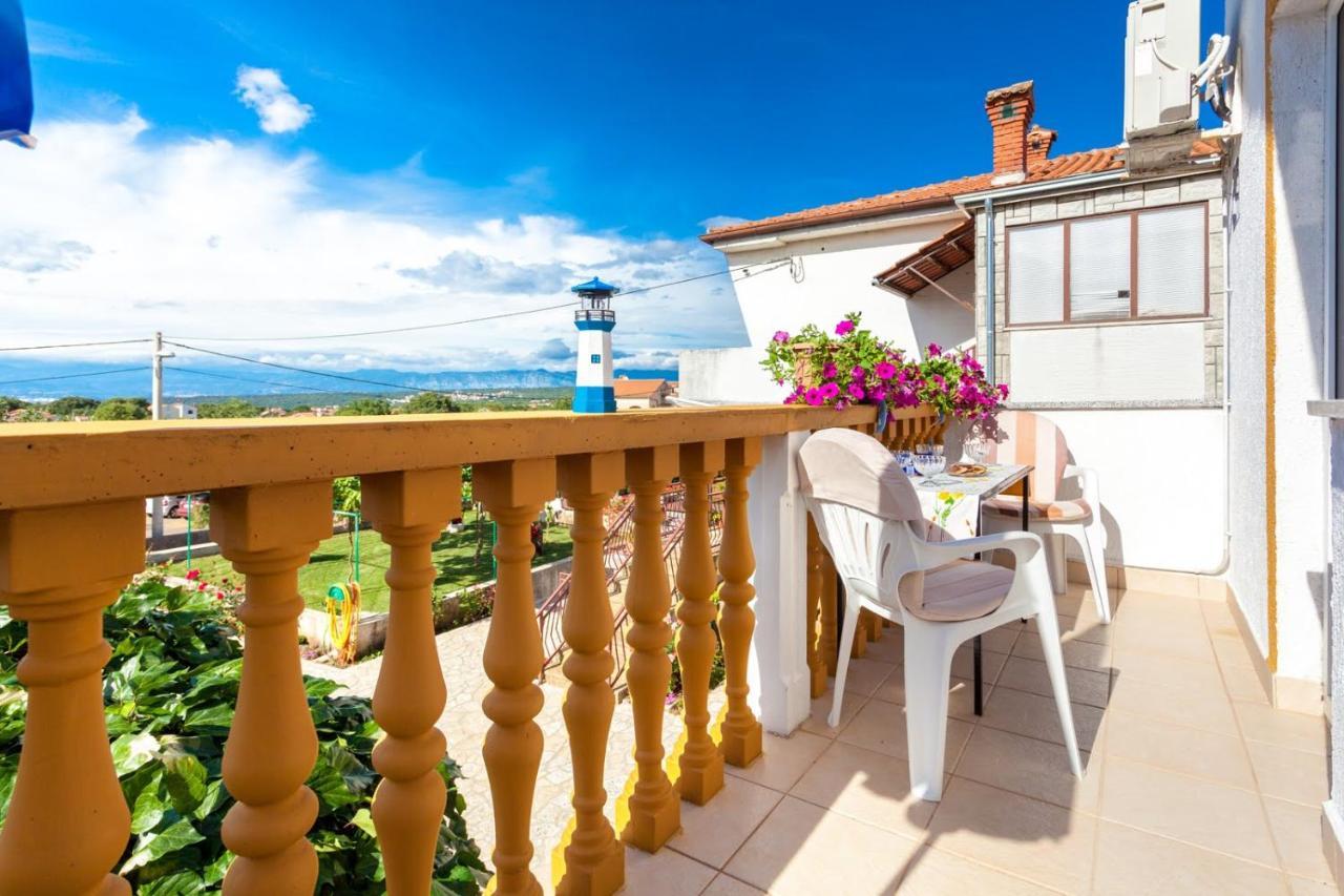 Apartman Luni Sa Bazenom - Malinska, Sveti Anton Sveti Anton  Exterior foto